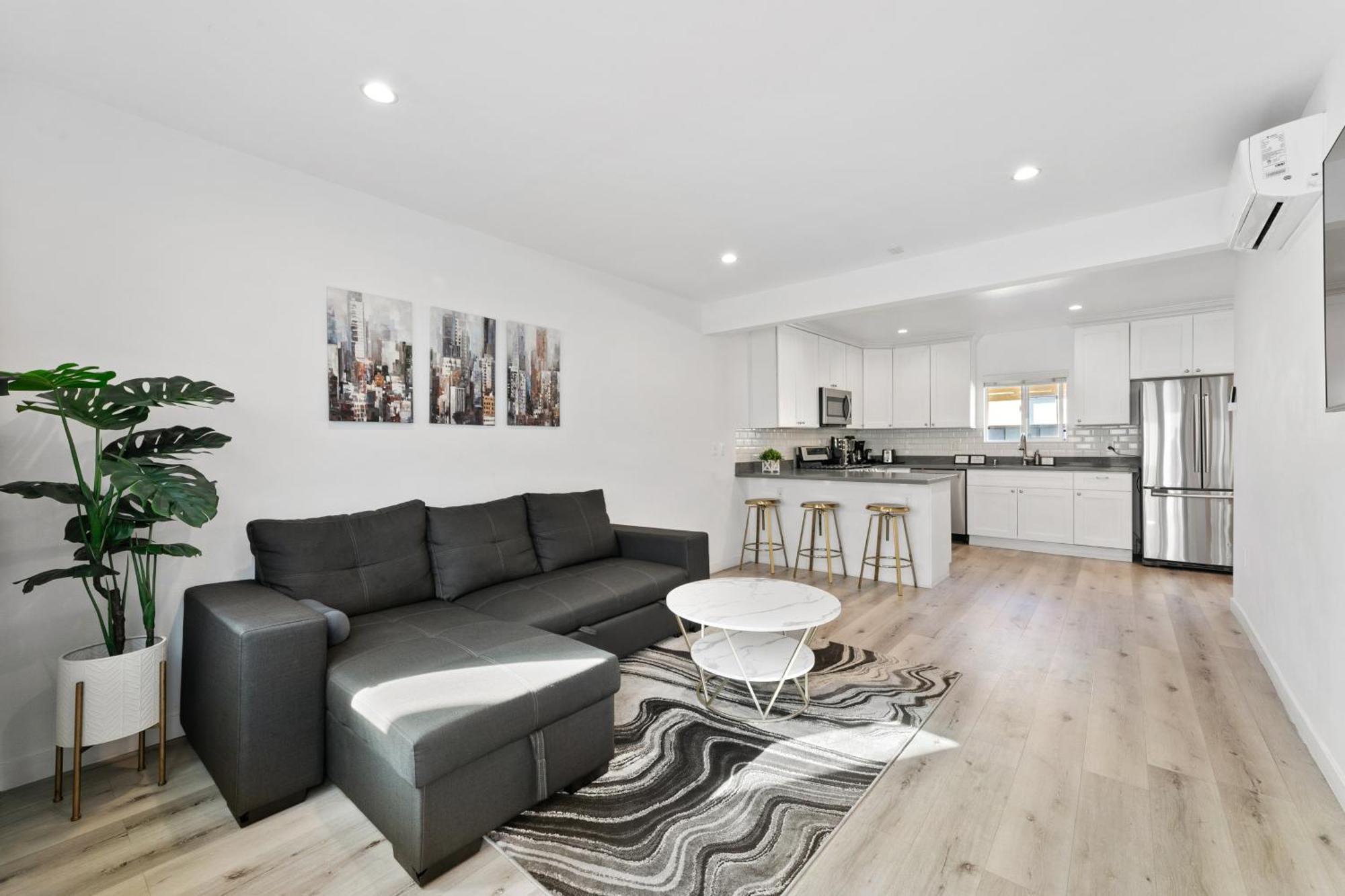 Muirfield Chic City Bungalow With Parking 洛杉矶 外观 照片